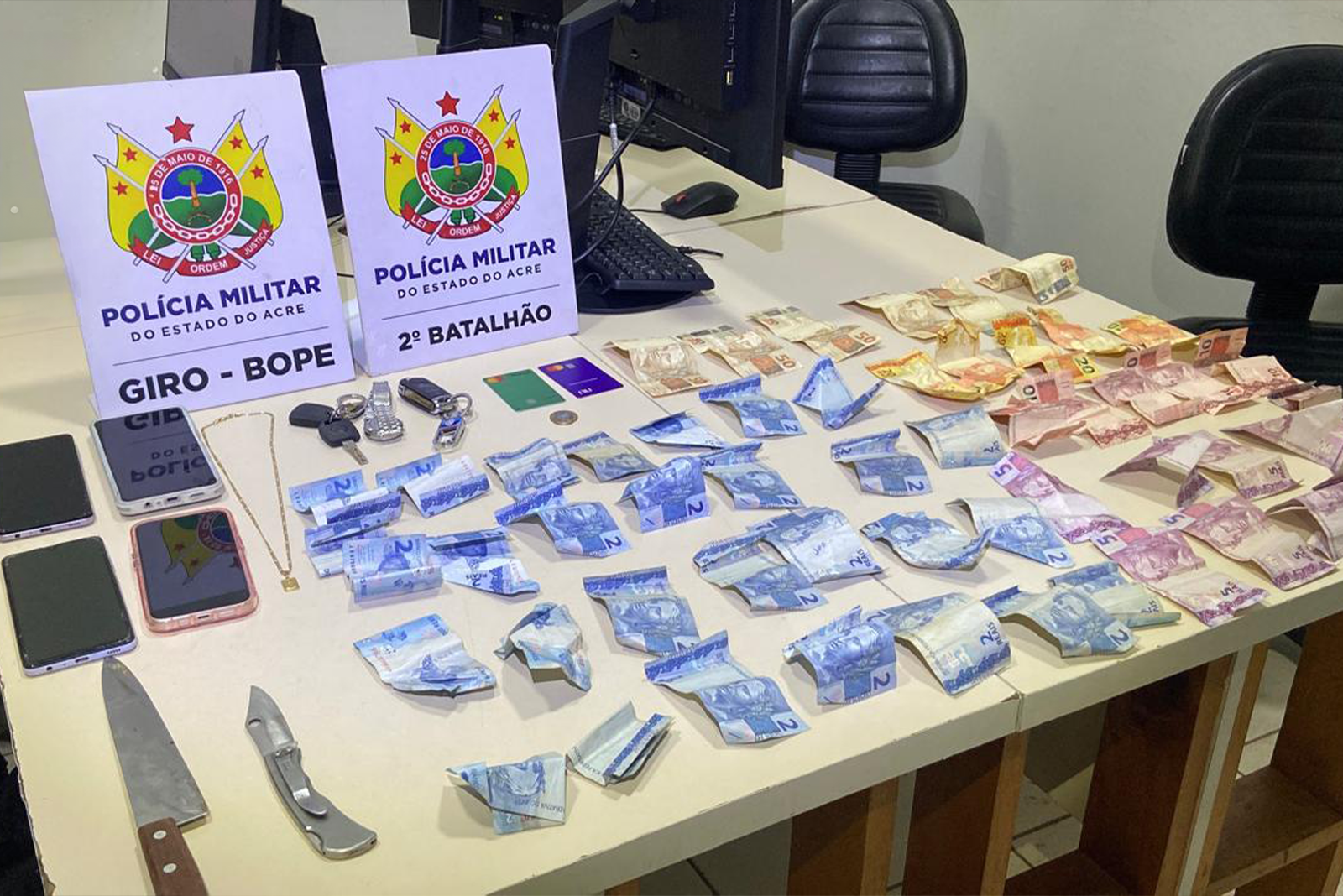 Parte do dinheiro do roubo foi recuperado. Foto: Na Rota da Notícia