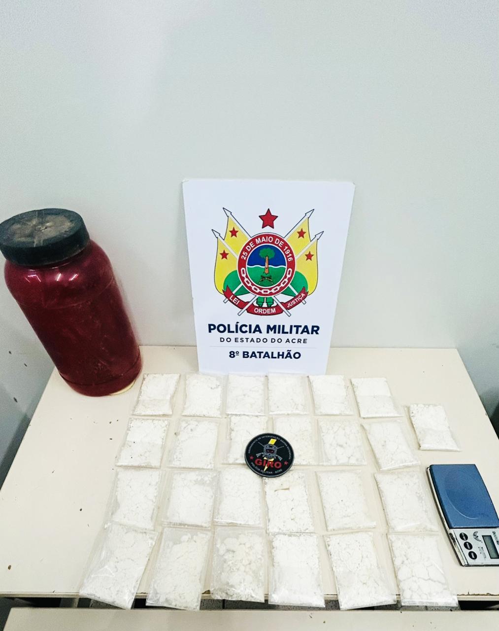 As drogas estavam enterradas no terreno. Foto: cedida