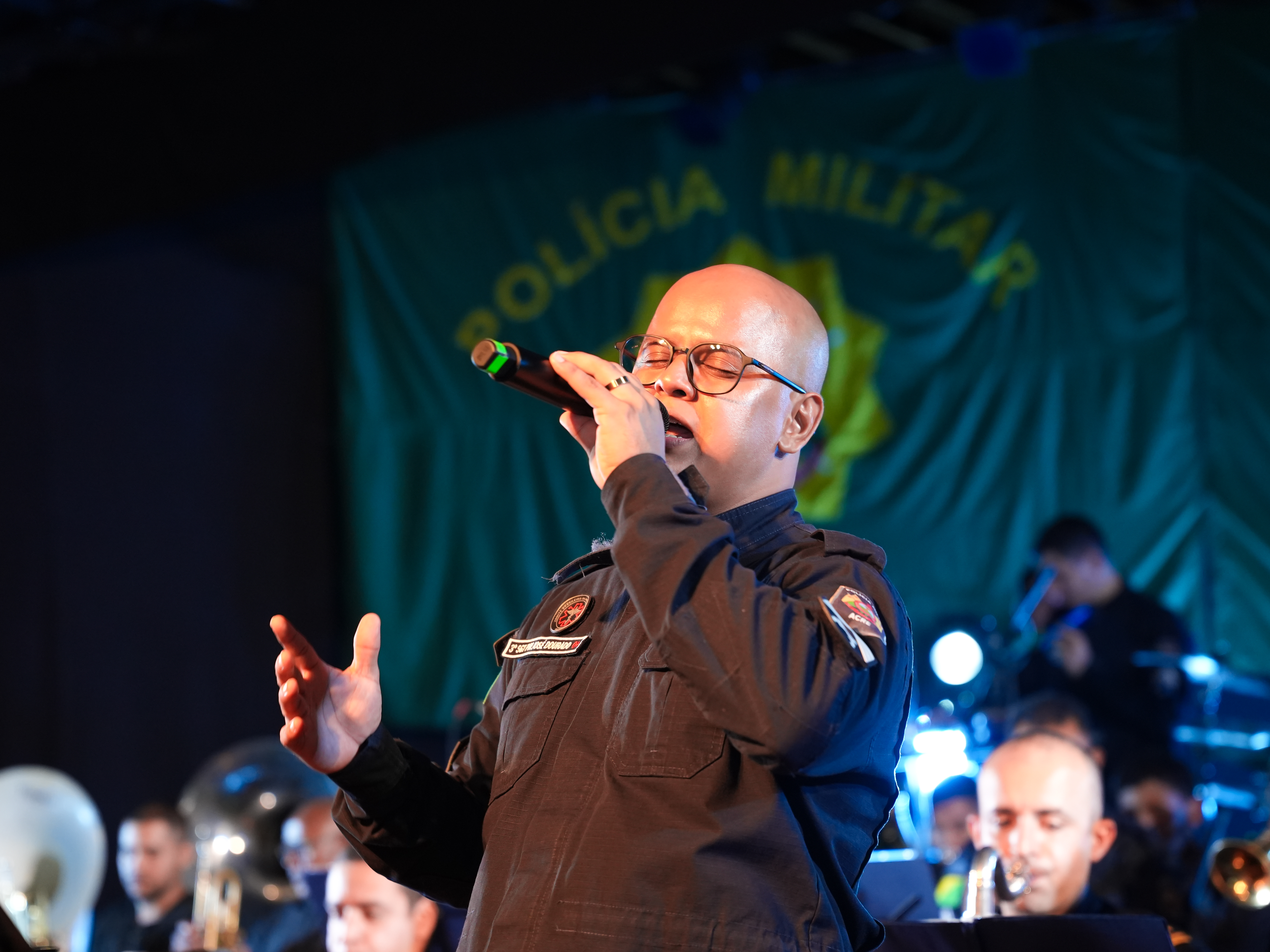 A emoção contagioi cantores e platéia. Foto: Jhonatan Santos/PMAC