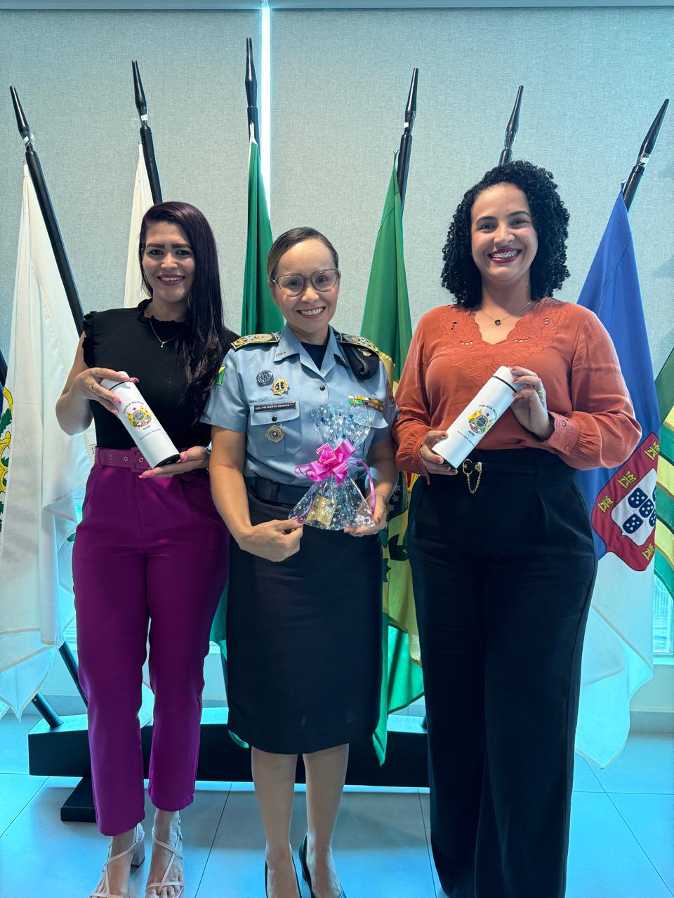 Diana Aquino à esquerda. Foto: Joabes Guedes/PMAC.