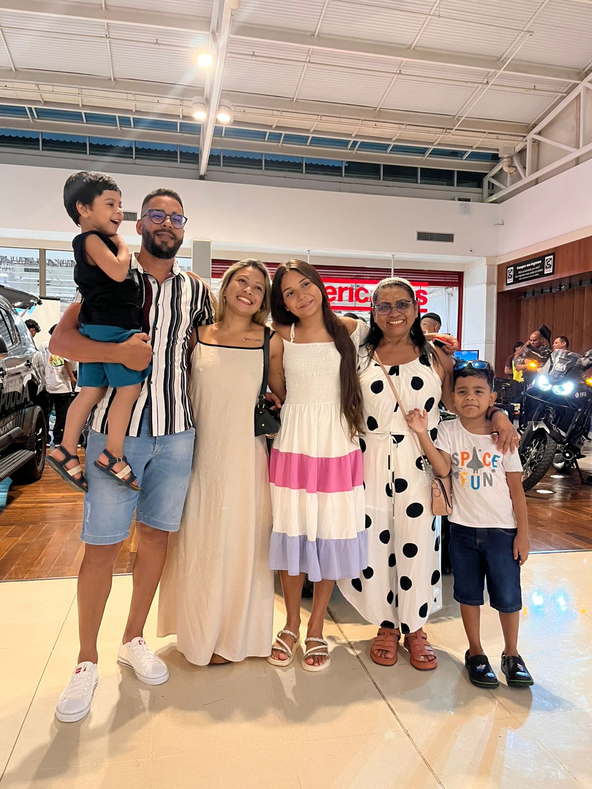 Bruno e família prestigiaram a exposição. Foto: Ascom/PMAC