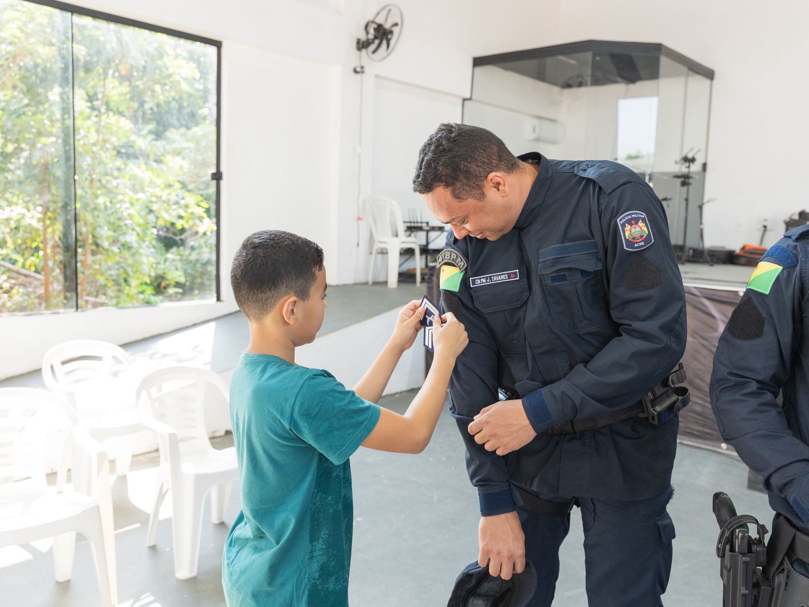 Momento aposição das divisas de cabo. Foto: Holanda/PMAC.